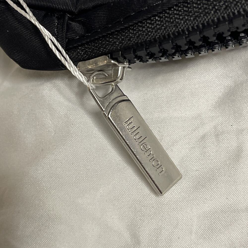 Lululemon Everywhere Unisex Black Belt Bag Crossbody Versatile Travel Fanny Pack - Picture 5 of 10